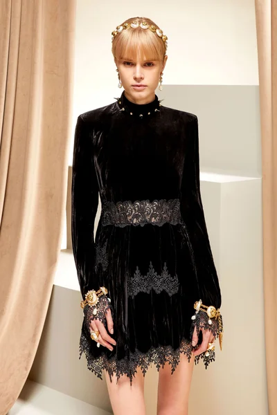 Look 3